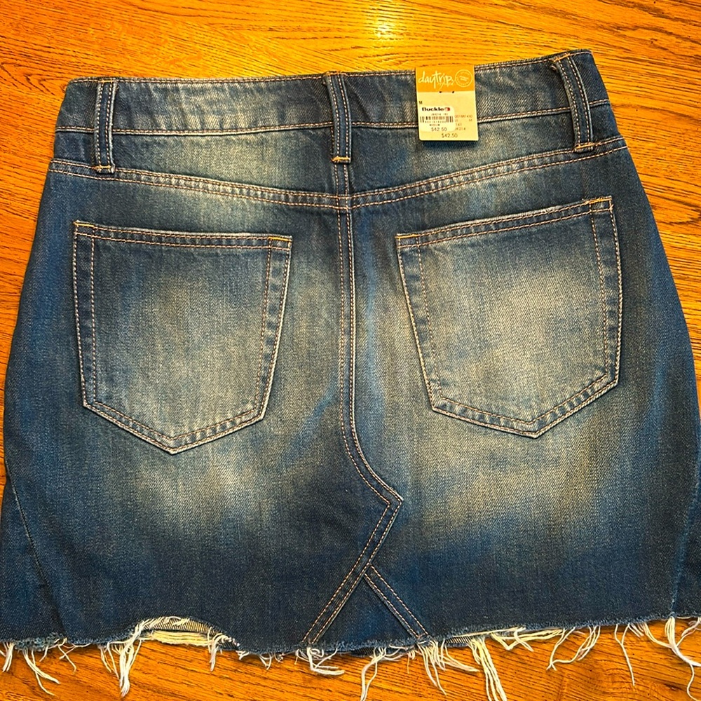 Buckle Daytrip Jean miniskirt size Medium NEW
